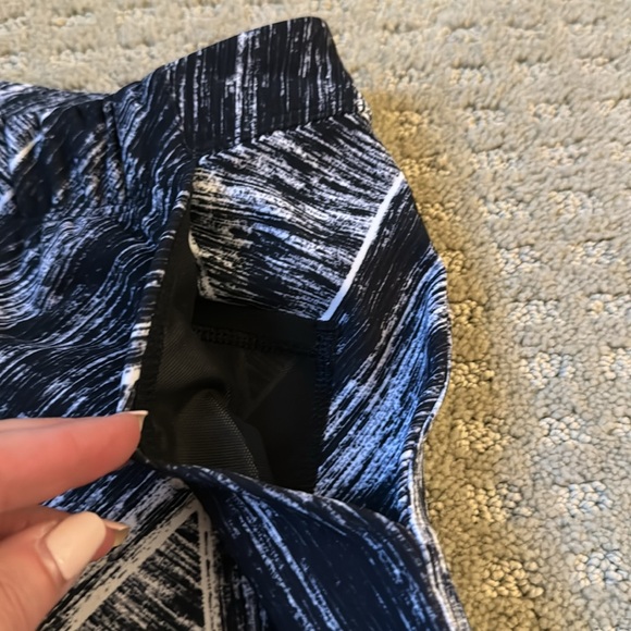 Lululemon printed elastic waist drawstring crop pants - Picture 5 of 5